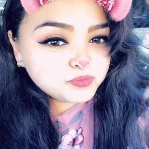 Meet your Posher, Manuela